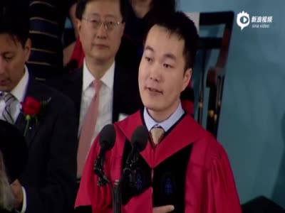 现场：大陆学生首次在哈佛毕业典礼演讲