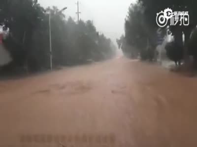 石家庄井陉大雨倾盆 苍岩山部分道路中断