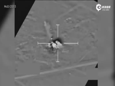英国公布战机空袭IS石油片段 重创其产油基地