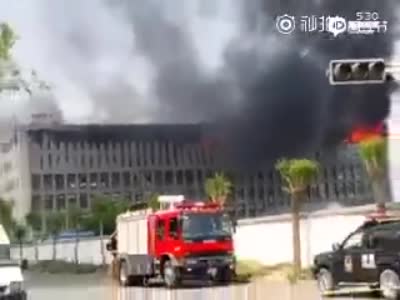 实拍郑州高新区一服装厂发生连续爆炸现场